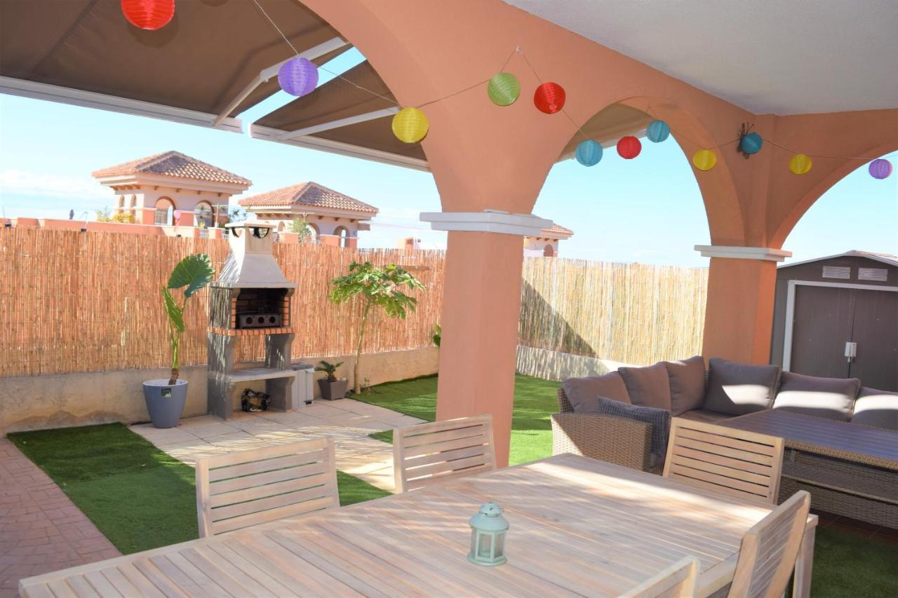 Espacioso Apartamento Con Preciosos Jardines Y Bbq Isla Plana Eksteriør billede