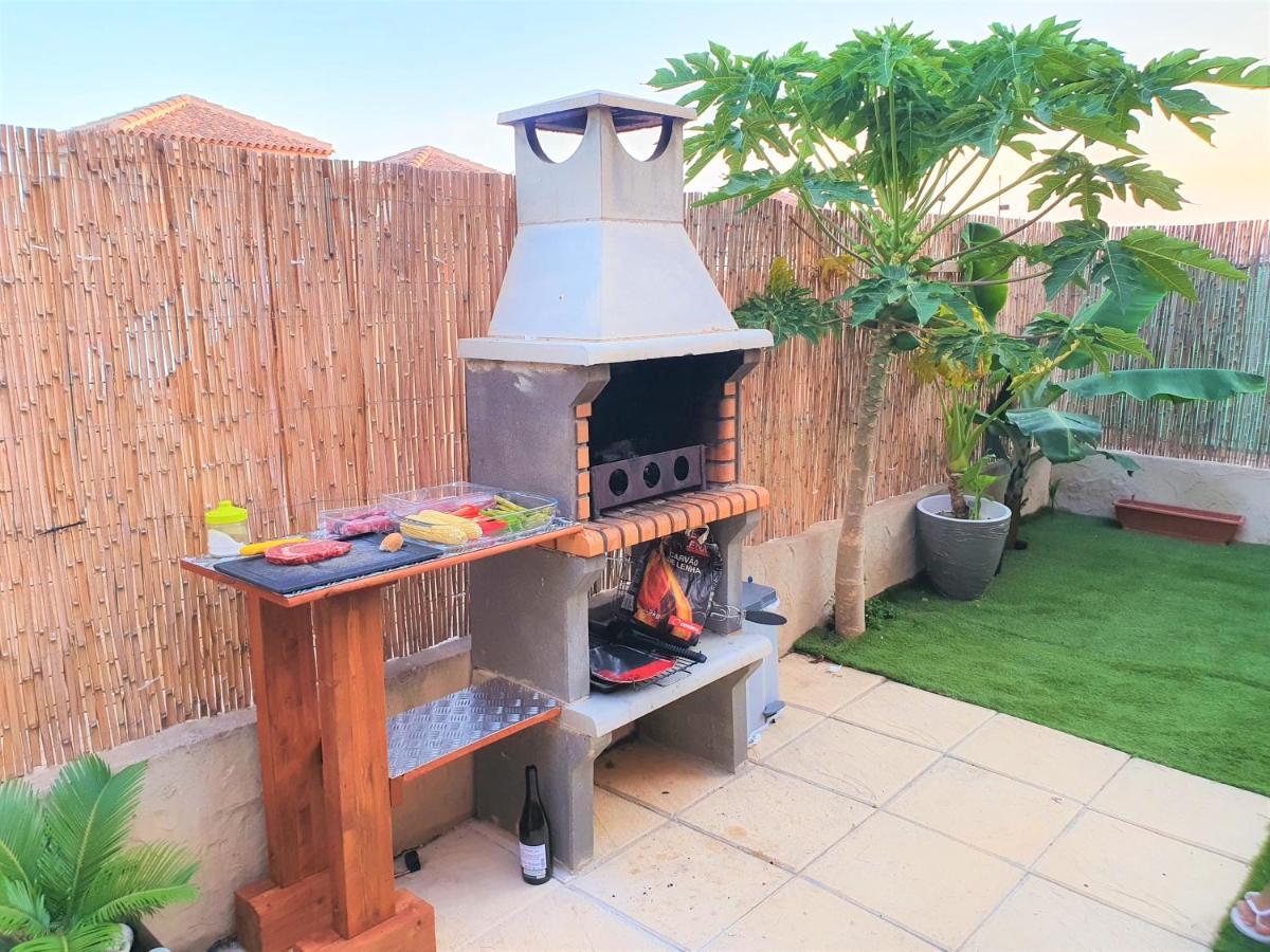 Espacioso Apartamento Con Preciosos Jardines Y Bbq Isla Plana Eksteriør billede